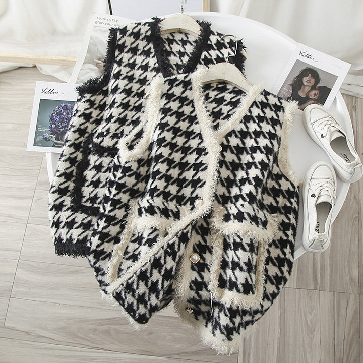 V-neck pearl buckle houndstooth knitted vest women