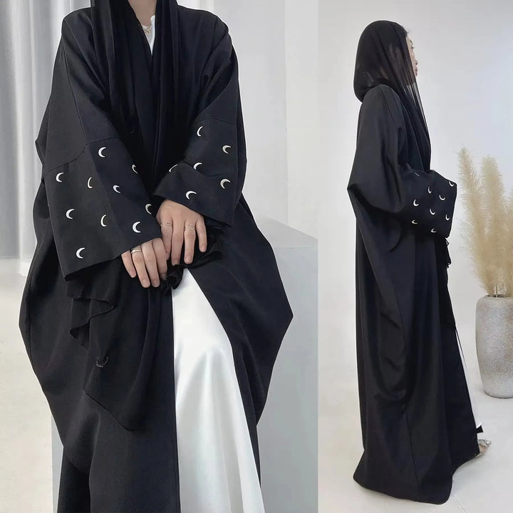 Abaya brodée avec lune chaude