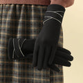 A Pair of Warm Gloves with Velvet to Prevent Cold, Suitable for Girls' Winter